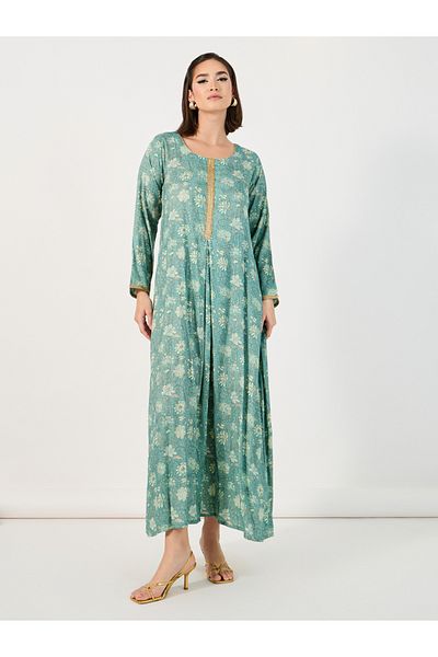 Styli All-Over Print Jalabiya with Gold Trim Detail