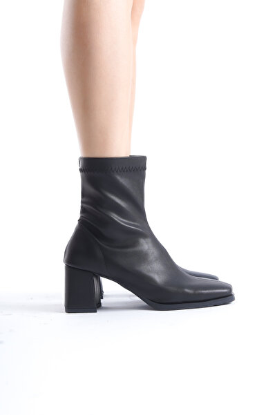 BAKGİY Siyah Cilt Kadın Streç Cilt Önü Kare Yandan Fermuarlı Bot BG1001-116-0009