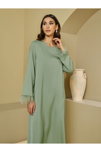 Styli Round Neck Jalabiya with Feather Trim On Sleeves