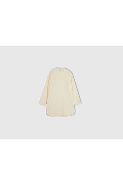 United Colors of Benetton ملابس نوم نسائية طويلة بياقة دائرية وشعار كريمي