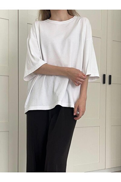 Butik Sade Beyaz Bisiklet Yaka Düz Yarım Kollu Tişört Oversize Unisex