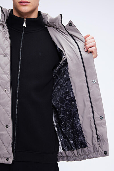 Hatemoğlu Vizon Dinamik Fit Hakim Yaka Desenli Kapitone Kapüşonlu Mont