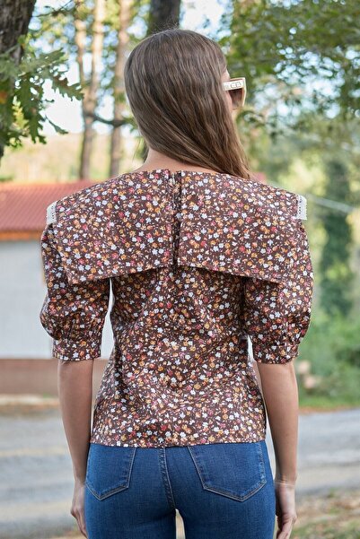KÜÇÜĞÜM BUTİK Καφέ φλοράλ γιακάς μπλούζα ποπλίνα με μανίκια (μεΓΑΛΥΟ ΓΙΑΚΑ)