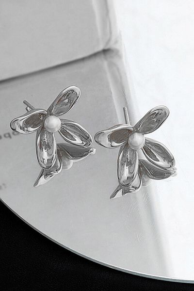 Glaren Minimal Flower Silver Color Women's Earrings with Pearl Detail