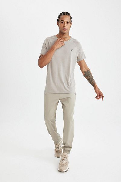 DeFacto Sport-Kurzarm-T-Shirt mit Rundhalsausschnitt – C9182ax24au