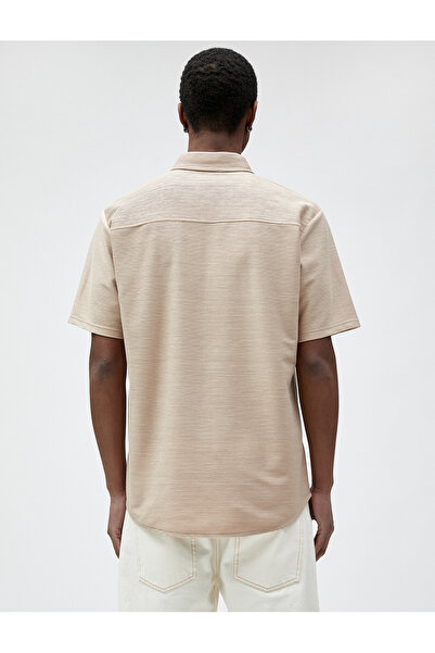 Koton Basic-Kurzarmhemd mit strukturiertem, klassischem Kragen und Knöpfen