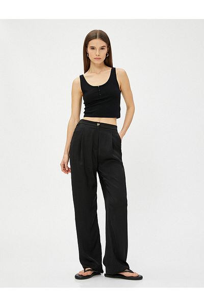 Koton Hose mit hoher Taille und geradem Bein, mit Taschenfalten und detaillierten Details