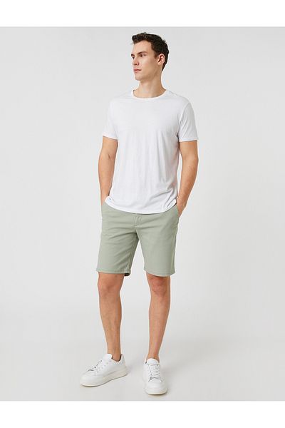 Koton Grundlegende gewebte Shorts mit geknöpfter Tasche und detaillierten Details