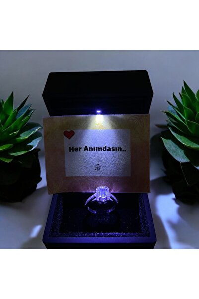 ZEY GÜMÜŞ Işikli Kutuda Pirlanta Işiltili Kadin Gümüş Baget Yüzük