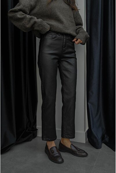 Havoş Černý voskovaný střih Mom Jean