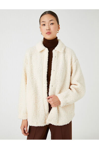 Koton Plüschjacke mit Hemdkragen und Druckknopfverschluss