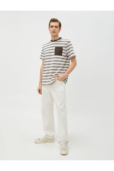 Koton T-Shirt mit Rundhalsausschnitt, strukturierten Taschen, kurzen Ärmeln