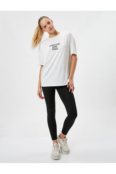 Koton Kurzärmliges Sport-T-Shirt mit Rundhalsausschnitt – Slogan bedruckt