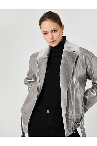 Koton Metallic-glänzende Oversize-Bikerjacke aus Kunstleder