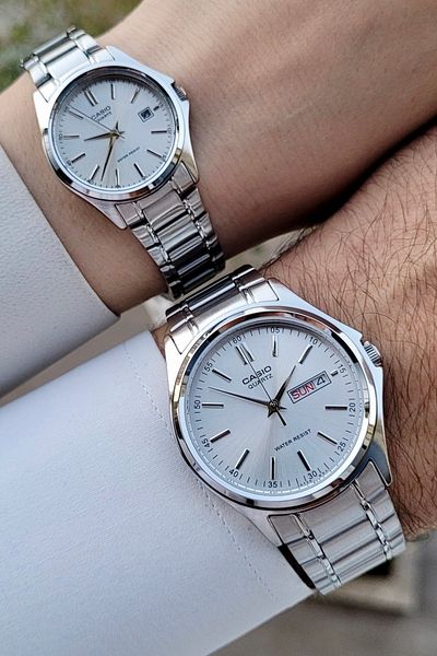 Casio Silver Color Day and Calendar Function Lover Couple Wristwatch