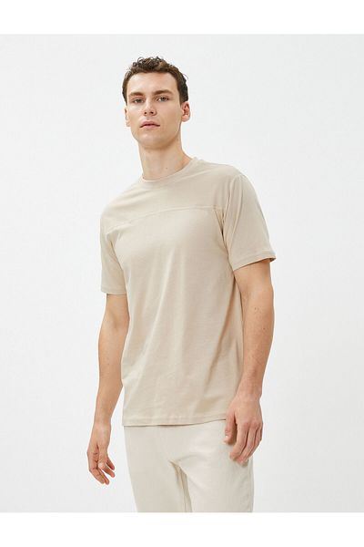 Koton Blockiertes T-Shirt mit Rundhalsausschnitt, kurzen Ärmeln und Nahtdetails