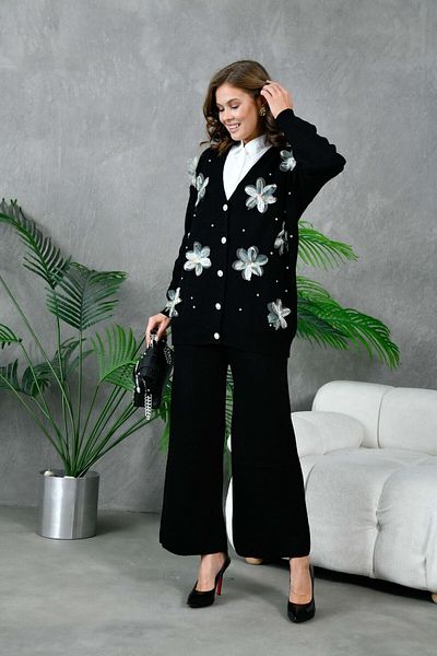 Butik Ayseba Women's Black Stoned Flower Embossed Knitwear Pants Cardigan Set