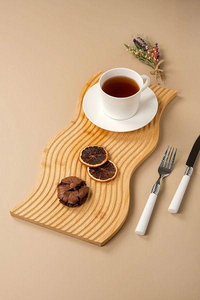AVANTAGE HOME كارفين - صينية عرض ديكور مموجة من خشب الخيزران المزخرف مقاس 40 × 18 سم