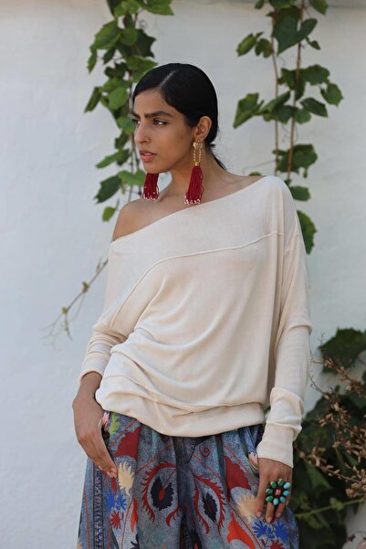 Şaman Butik Bej Dikiş Detaylı Kayık Yaka Merserize