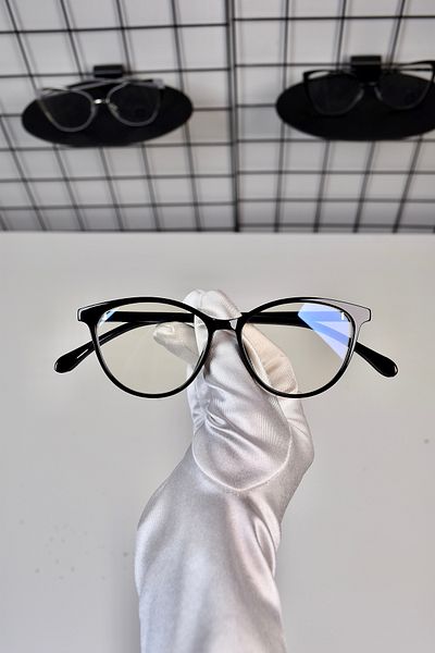 LOOKUP NEW London Black Tr90 - Clear Cat Eye Oval Bone, Unisex Blue Screen Goggles