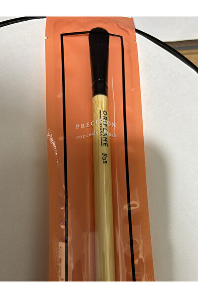Oriflame F05 29597 Correcting Brush