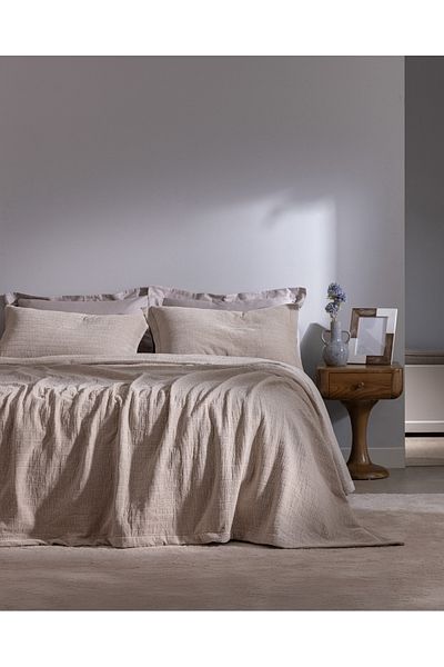 Madame Coco Feolette Double Bedspread - Ecru