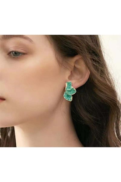 Pelin Aksesuar Green Enamel Leaf Earrings