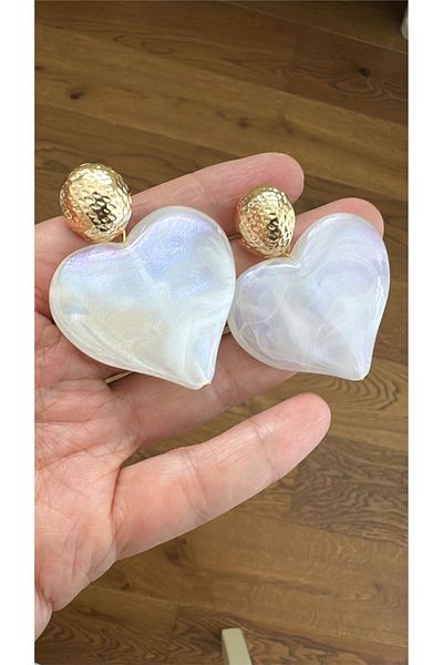 Pelin Aksesuar White Shiny Pearlescent Big Heart Design Earrings