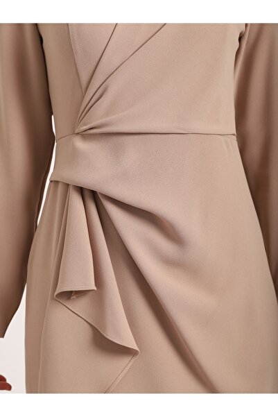 Modamorfo Μπεζ ασύμμετρο κρεπ φόρεμα - Διακοσμημένο μπροστά