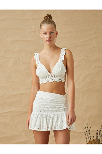 Koton Trojúhelníkový prsatější háčkovaný úplet