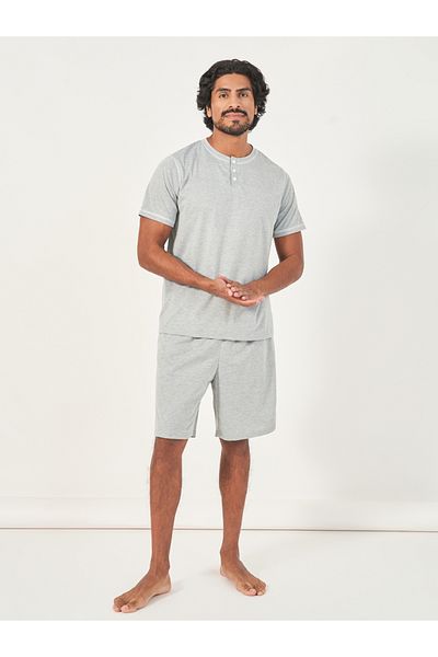 Styli Contrast Stitch Henley Neck T-Shirt & Shorts Set