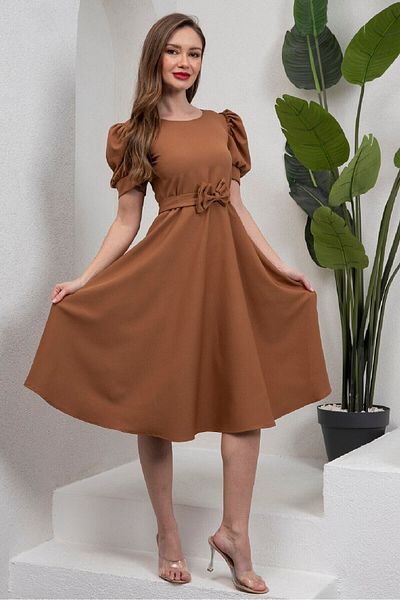 KÜÇÜĞÜM BUTİK Rochie creponată cu mâneci pepene verde de culoare cămilă