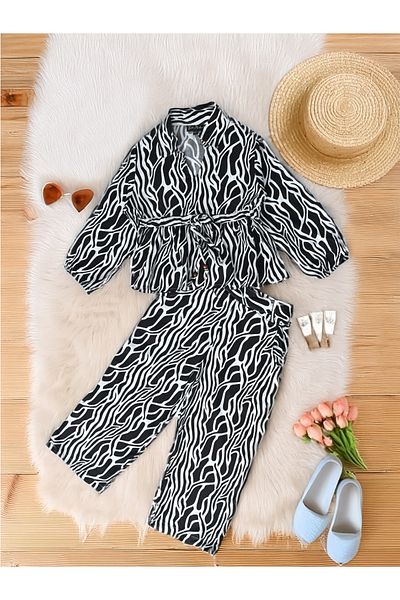 Bella Moda By Styli طقم بلوزة وبنطلون بياقة مطبوعة بالكامل