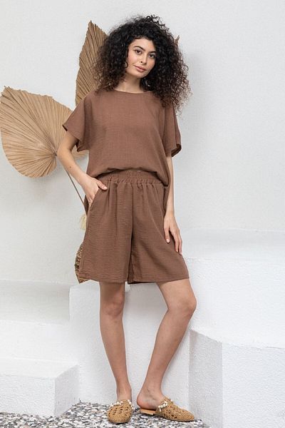 KÜÇÜĞÜM BUTİK طقم بلوزة وشورت بأكمام قصيرة من القطن والكتان باللون البني مكون من قطعتين (BLUZ-SHORTS)