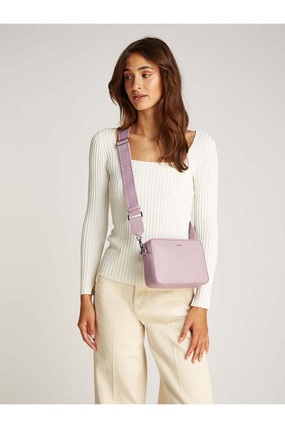 Calvin Klein Bag with Detachable Strap K60K 613084 Vhe Bag K60K 613084   Vhe
