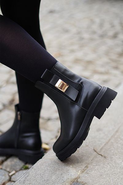 Marjin Black Women's Casual Boots - Thick Sole, Buckle and Zipper Bovertun