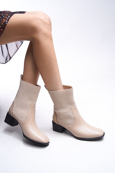 Riccon Raecnui Nude Colored Women's Boots - Pointed Toe and Rubber Detail 00126060