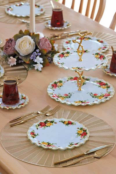 Glore Humber Gold Gilded 6-Piece 25-Piece Cake Tea Treat Set