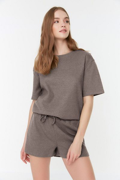 Trendyol Collection Gestricktes Pyjama-Set aus Nerz-Waffelstoff mit Shorts THMSS22PT0524