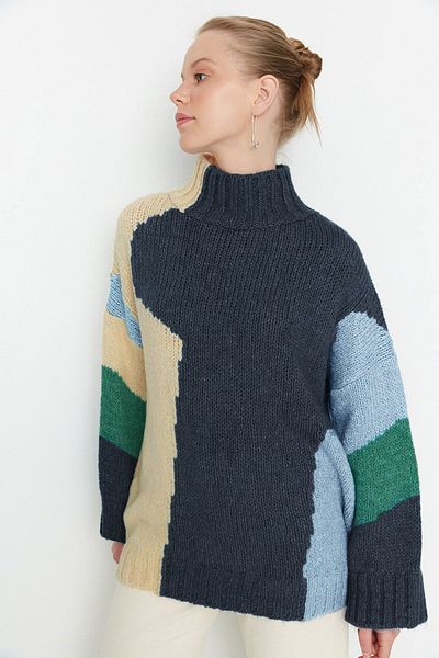 Trendyol Collection Strickpullover, weit geschnitten mit weichem, strukturierten Color-Blocking-Muster, blau TWOAW20XS0047