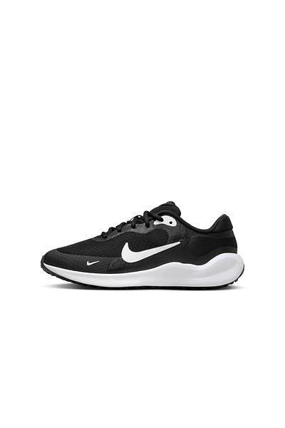 Nike Revolution 7 - Lightweight and Comfortable Cutting