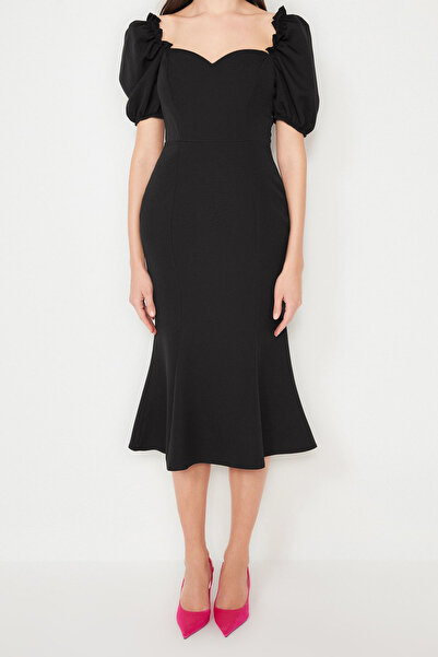 Trendyol Collection Schwarzes, gewebtes, elegantes Abendkleid mit Kragendetail, Nachtabendkleid TPRSS21EL0053