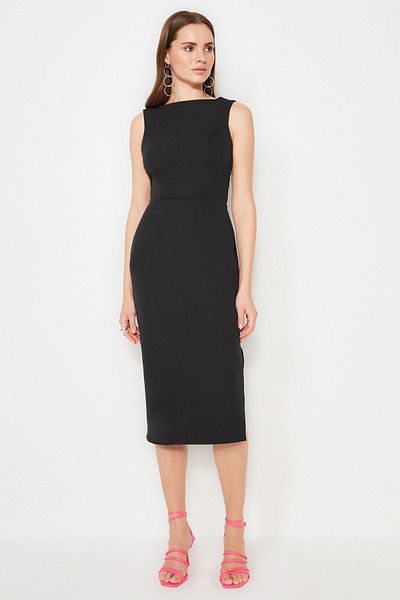 Trendyol Collection Czarna dopasowana, tkana, elegancka wieczorowa sukienka balowa TPRSS21EL0023