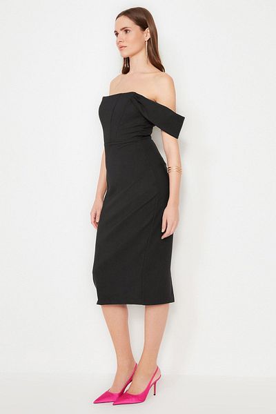 Trendyol Collection Elegantes schwarzes gewebtes Abendkleid mit Korsettdetail - TPRSS22EL00097
