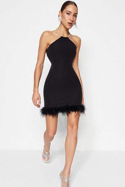 Trendyol Collection Kurzes, schwarzes Abendkleid mit durchbrochener Stickerei und glänzenden Steinen - TPRSS23EL00255