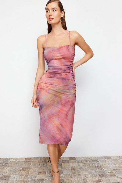 Trendyol Collection Farbenfrohes, abstrakt gemustertes, stilvolles Abendkleid aus Strick - TPRSS24EL00150