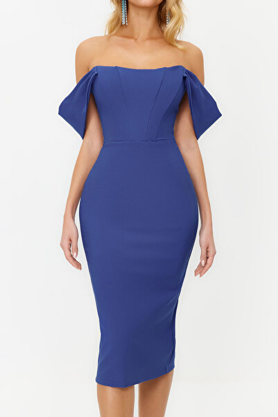 Trendyol Collection Saks Body Fitting Corset Detailní tkané stylové večerní šaty Noční šaty pro návrat domů TPRSS22EL00097