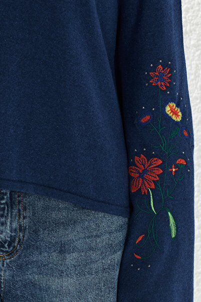 Edit by Trendyol Navy Blue Pool Collar Embroidered Oversize Knitwear Sweater Tedaw25Kz00064