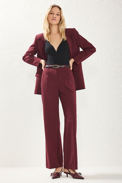 Trendyol Collection Weinrote, plissierte, gewebte Hose mit weitem Bein – TWOAW25PL00113