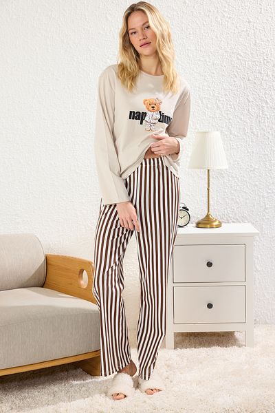 Trendyol Collection Sada dámského párového pyžama Ecru Color – 100% bavlna s proužky a medvídkem Thmaw25Pt00171